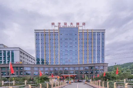 Gezi Hua Grand Hotel Отели рядом с достопримечательностью «Yunfeng Temple»