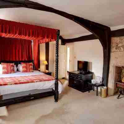 The Saracens Head Hotel Rooms