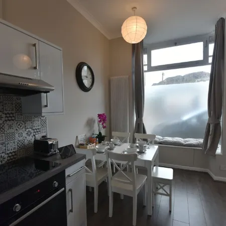 First Pleasance Luxury Apartment