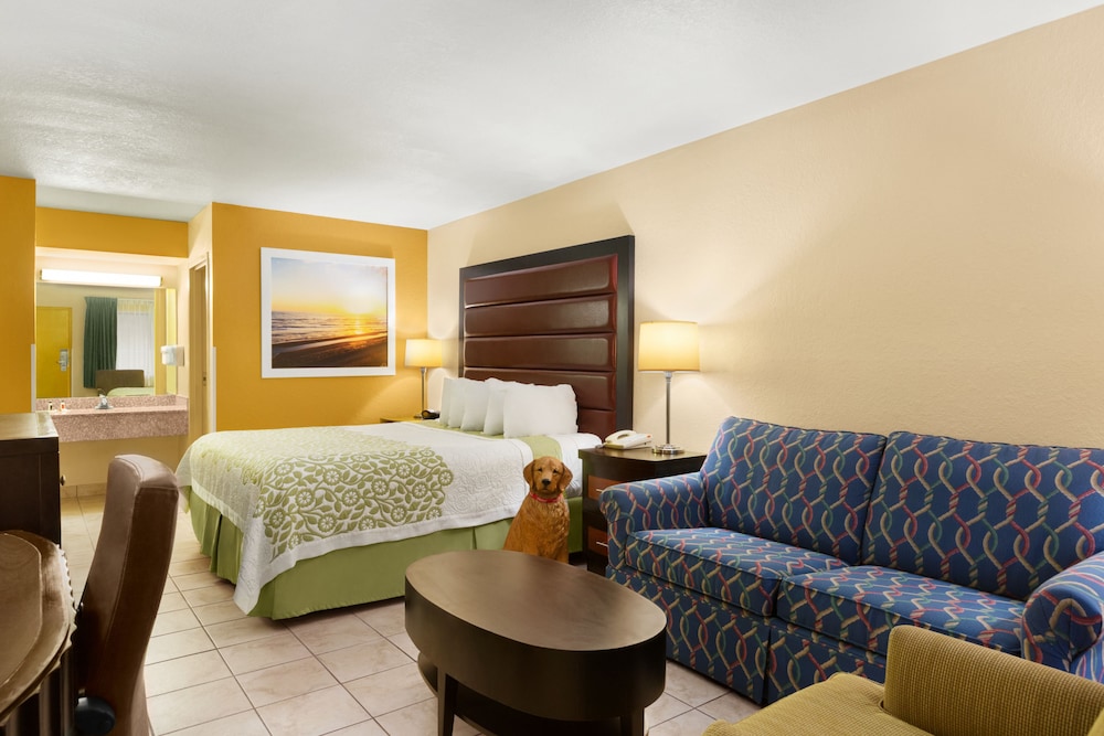 Days Inn by Wyndham N Orlando/Casselberry