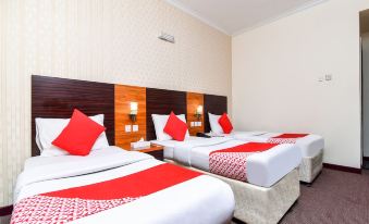 Central Paris Hotel, Baniyas Square