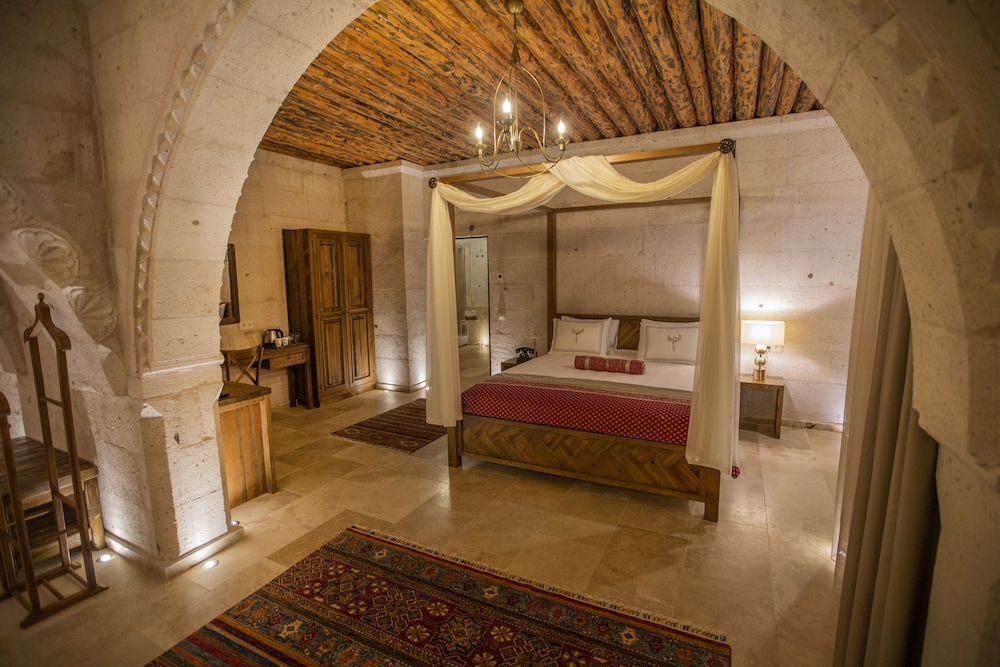 Anka Cave Suites