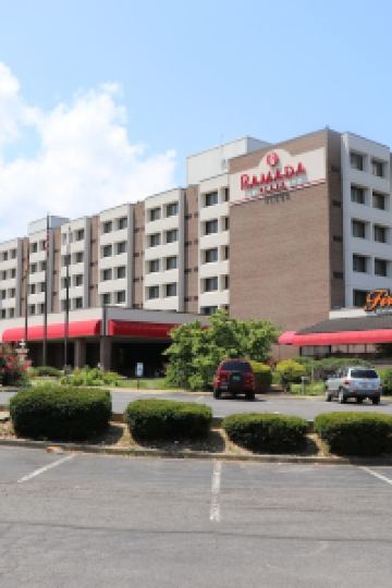 Hotel Dengan Bar Di Halfway Tripcom