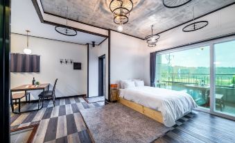 Gyeongju Blue Note Pension (Infinity Pool)