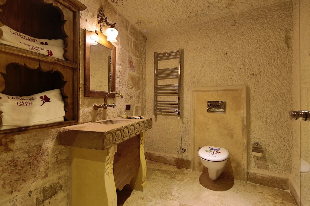 Fairyland Cave Hotel