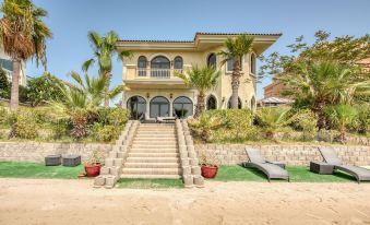 Villa in Frond M by Deluxe Holiday Homes