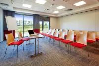Ibis Lyon Est Meyzieu Hotel a Jonage