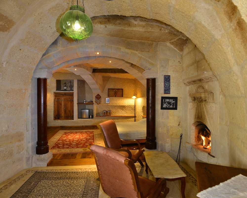 Sultan Cave Suites