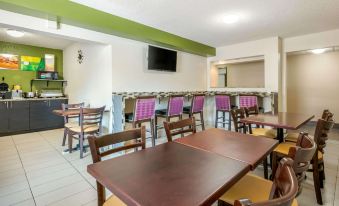 Quality Inn & Suites Leesburg Chain of Lakes