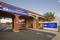 Days Inn by Wyndham Hemet - 2-Star