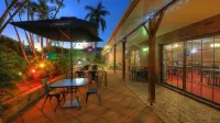 Cattleman's Rest Motor Inn فنادق في تشارترز تاورز