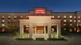 hampton-inn-and-suites-by-hilton-langley-surrey