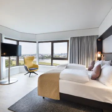 Crowne Plaza DUSSELDORF - NEUSS by IHG Hotels near Neuss Hbf Train Station