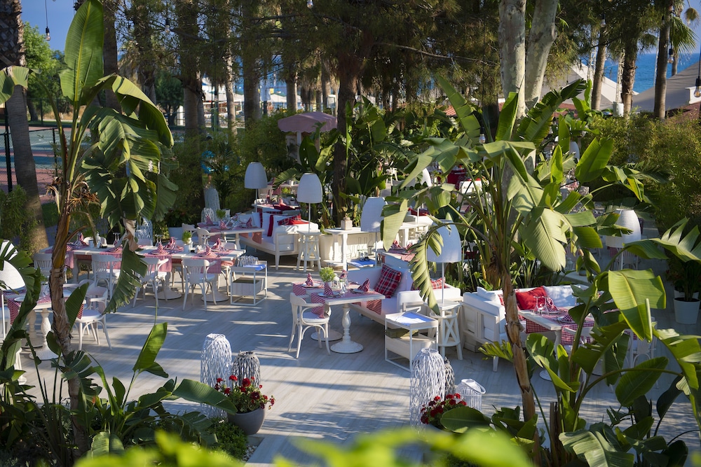 Miramare Beach Hotel