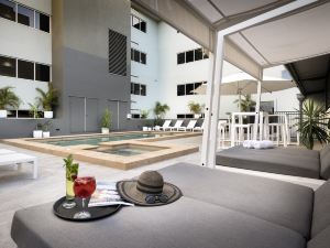 Grand Hotel and Apartments Townsville