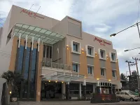 Hotel Mega Permata Hotel dekat Aek Sijorni