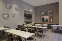 Holiday Inn Express GURUGRAM SECTOR 50 by IHG - 朝食