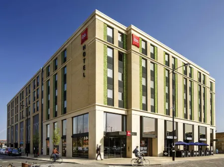 Ibis Cambridge Central Station Отели рядом с достопримечательностью «Библиотека Кембридж Юниверсити»