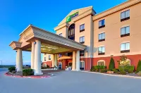 Holiday Inn Express & Suites Altus Hotel berhampiran Western Oklahoma State College