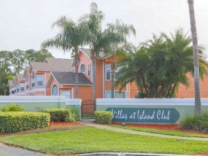 ​Near Theme Parks! Spectacular New 3 Br Home, Sleeps 7, Patio, Pool!