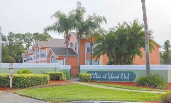 ​Near Theme Parks! Spectacular New 3 Br Home, Sleeps 7, Patio, Pool!