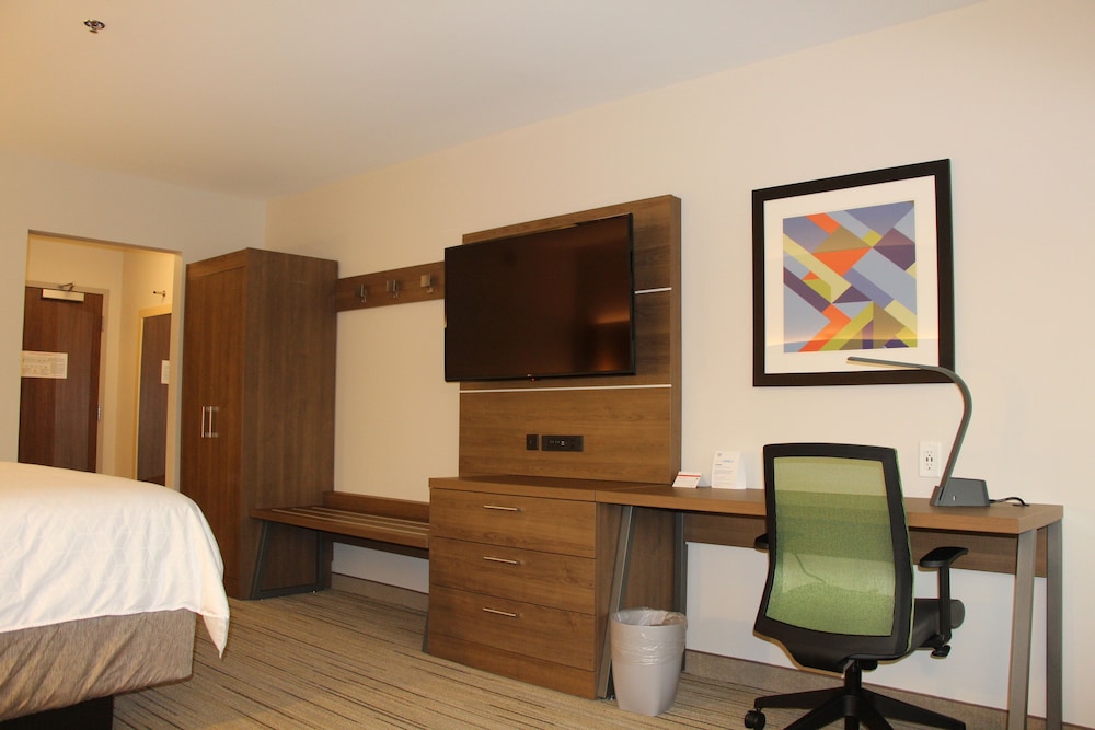 Holiday Inn Express & Suites Phoenix - Airport North, an Ihg Hotel