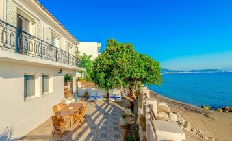 Villa Elizabeth - Seafront Classic Villa!
