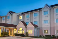 Microtel Inn & Suites by Wyndham Lady Lake/The Villages Hotels in The Villages