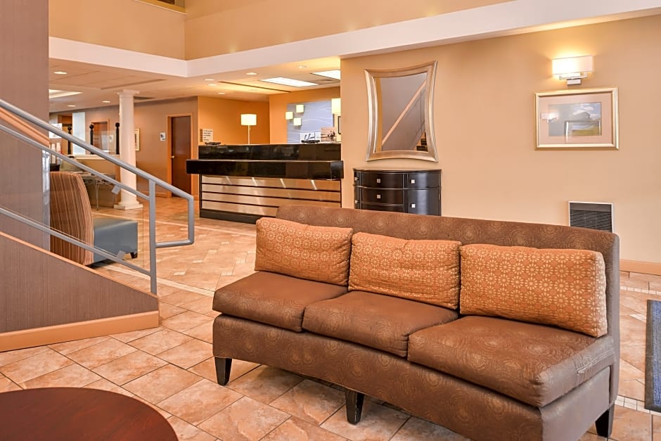 Holiday Inn Express Lewisburg - New Columbia, an Ihg Hotel