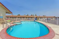 Travelodge by Wyndham Pioneer Villa Hotels in Harrisburg