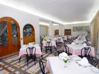 Hotel Santa Prisca Các khách sạn gần Khu Testaccio