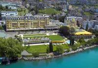 Fairmont le Montreux Palace Hotel berhampiran Golden Pass Line