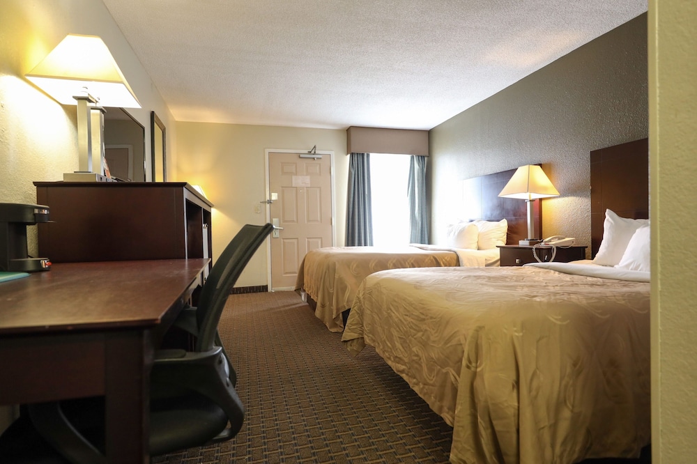 Copley Inn & Suites, Copley - Akron