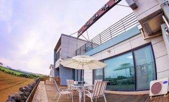 Seoguipo Siwolae Pension