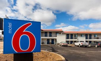 Motel 6 Show Low, AZ