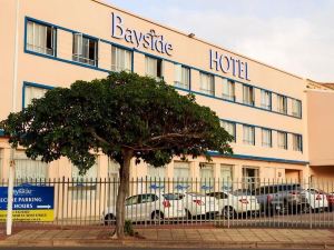 Bayside Hotel 100 Pixley Kaseme Street (West Street)