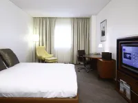 Novotel Canberra Hotels in Braddon
