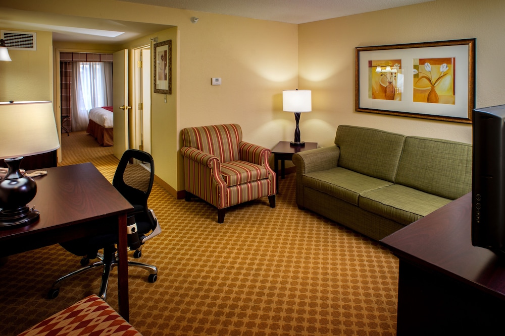 Country Inn & Suites by Radisson, Princeton, WV