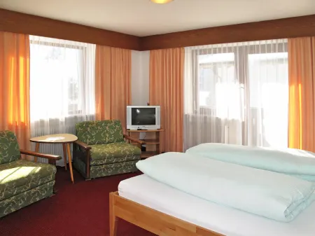 Haupthaus Schönblick (Svh119) Отели в г. Курон-Веноста