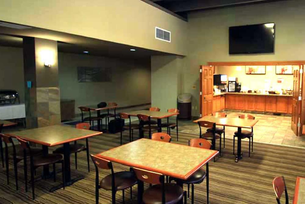 Norwood Inn & Suites Mankato