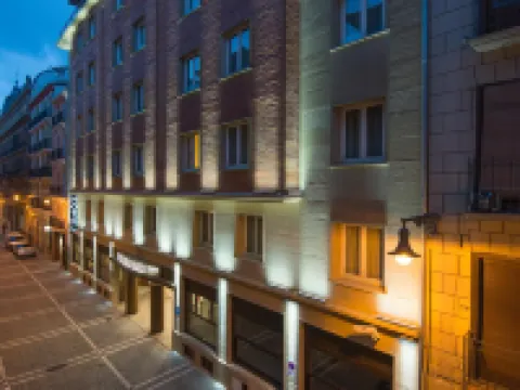Maisonnave Hotels near Running of the Bulls