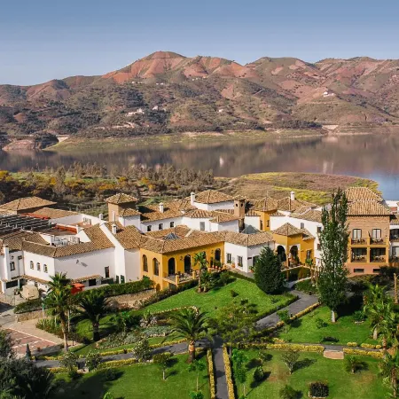 B Bou Hotel la Viñuela & Spa