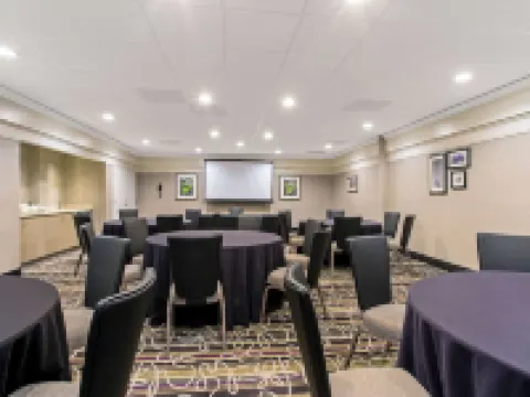 La Quinta Inn & Suites by Wyndham Boston-Andover Hotels in Andover