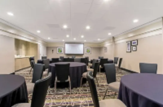 La Quinta Inn & Suites by Wyndham Boston-Andover Hotels in Andover