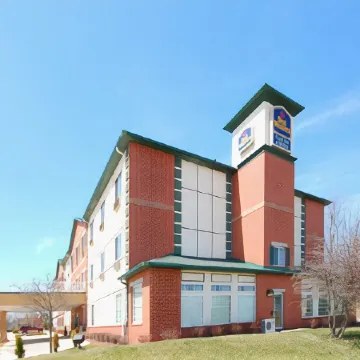 Best Western Plus des Moines West Inn  Suites