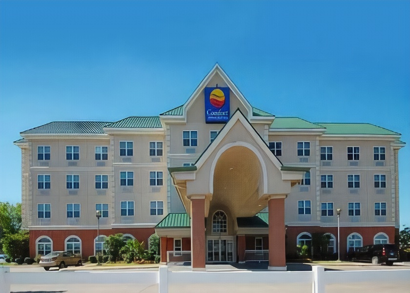 Quality Inn & Suites I-35 E/Walnut Hill