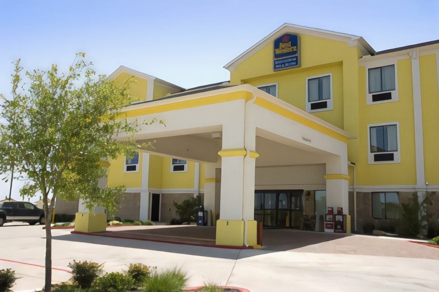 Best Western Plus Schulenburg Inn & Suites