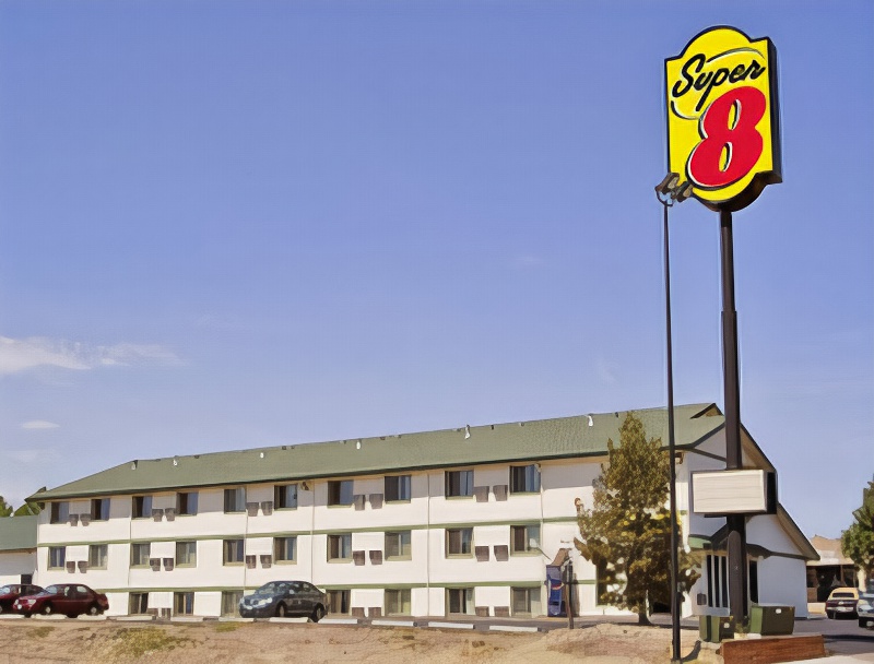 Super 8 by Wyndham Pueblo