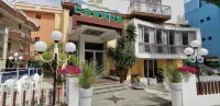 Hotel Cosmos - Rooftop Pools