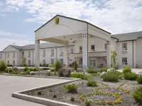 Super 8 by Wyndham Morden Hoteles en Morden